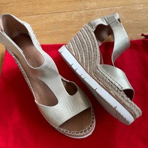 Gentle Souls by Kenneth size 7.5